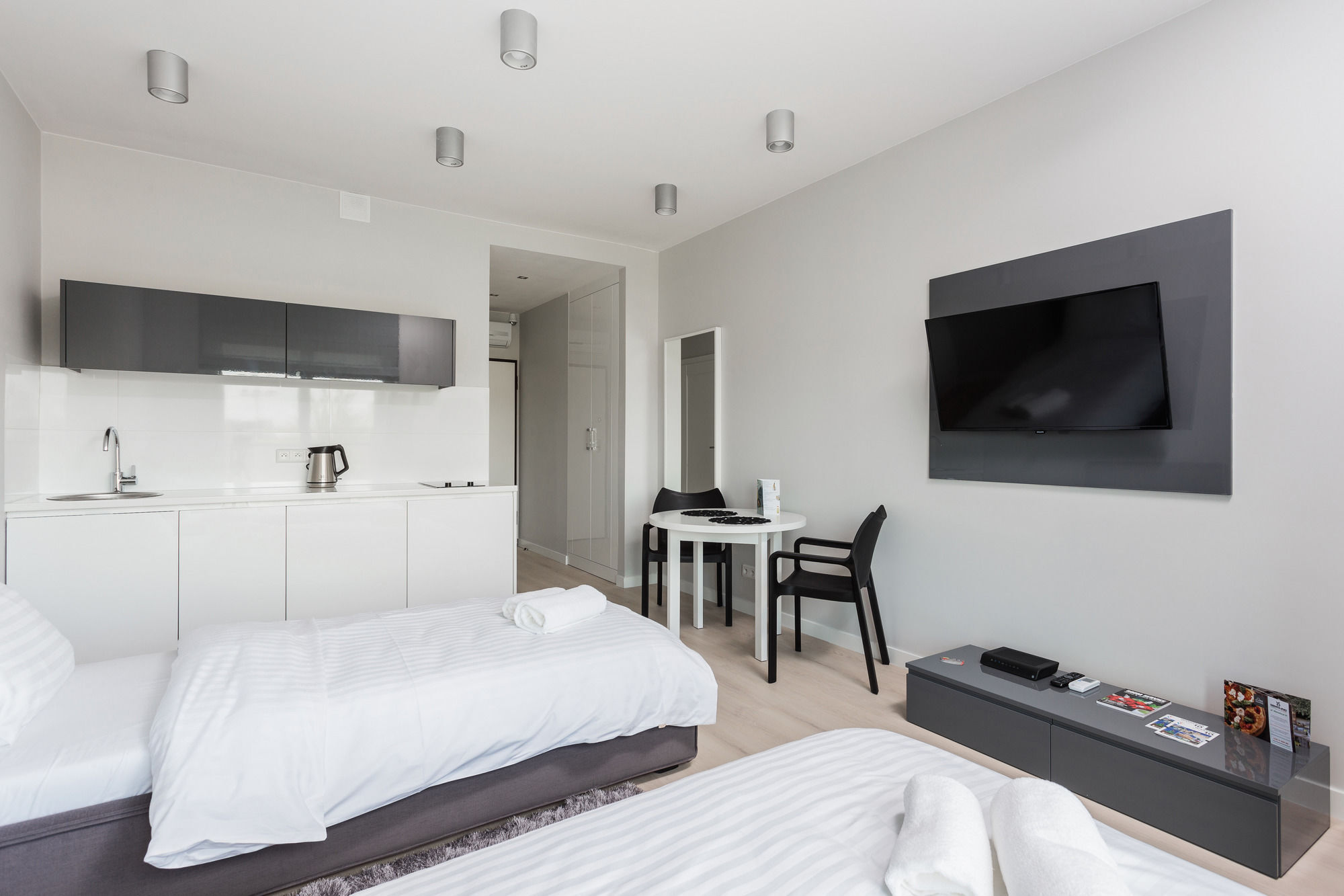 Platinum Residence Qbik Warschau Buitenkant foto