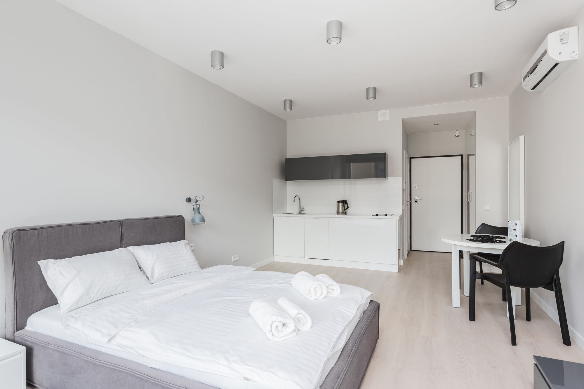 Platinum Residence Qbik Warschau Buitenkant foto